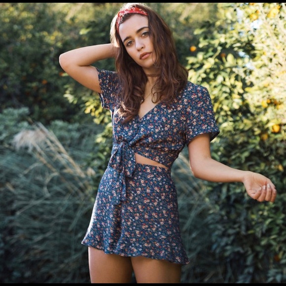American Eagle Two Piece Shorts/Crop top Set